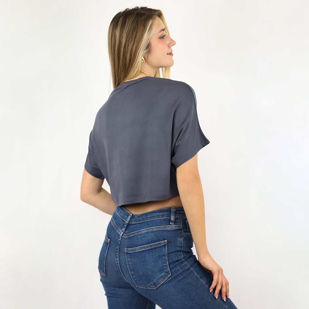 Cropped T-Shirt – Confident Quote
