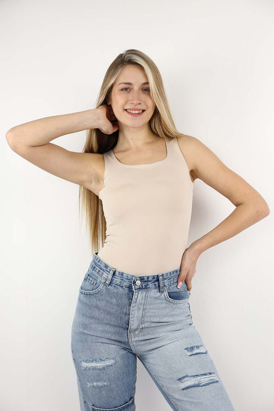 squared-neck-tank-top